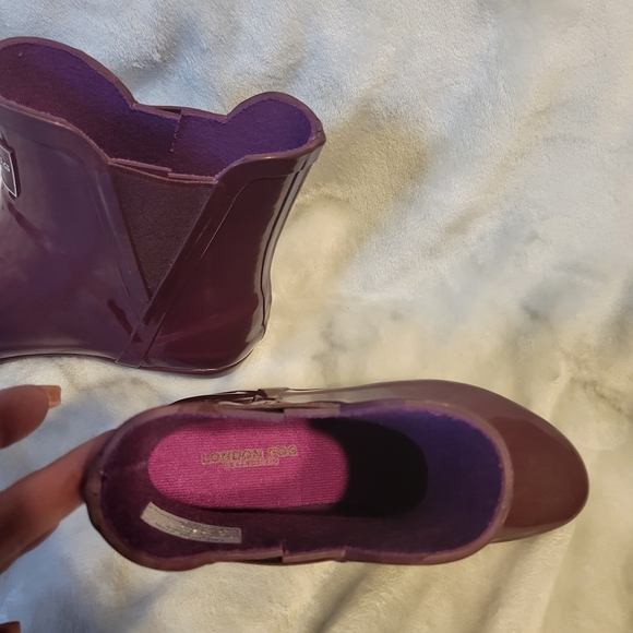 London Fog Women's Burgundy Rain Boots - Picture 7 of 9